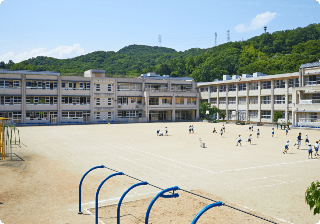 SDGs 4 全国の幼稚園や小・中学校を支援します。